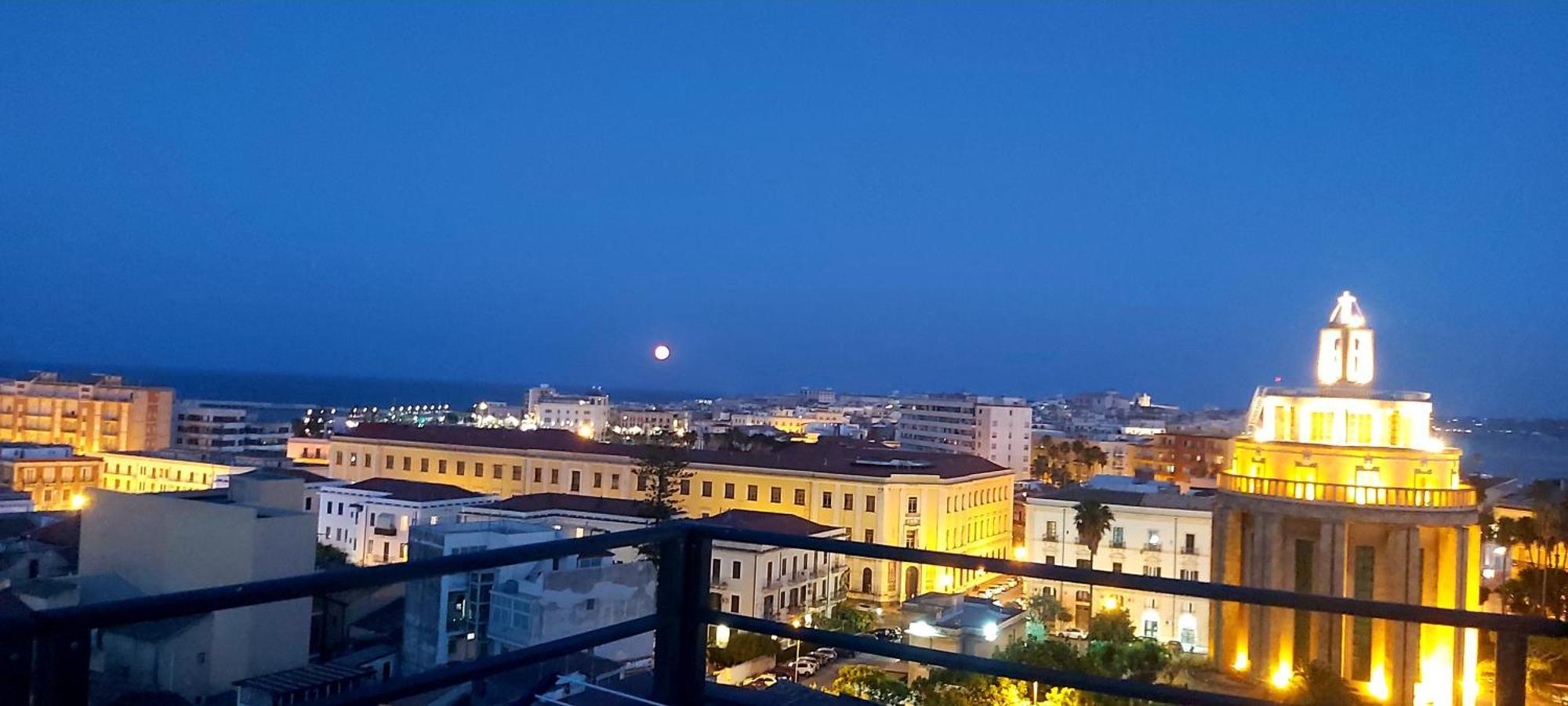 Bella Vista Apartment Сиракуза Екстериор снимка